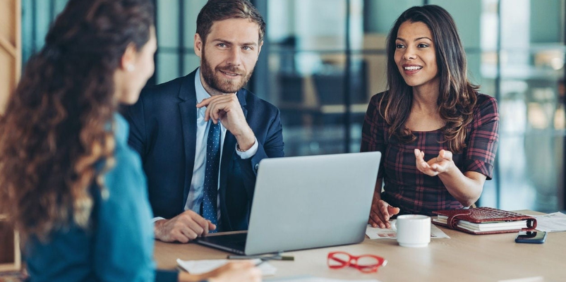 hr recruiter  meaning